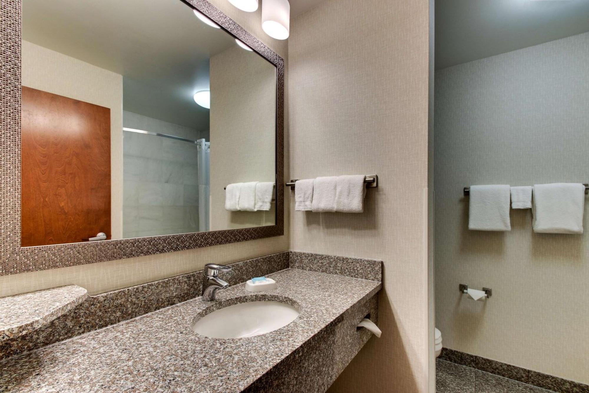 Drury Inn & Suites Meridian Bagian luar foto