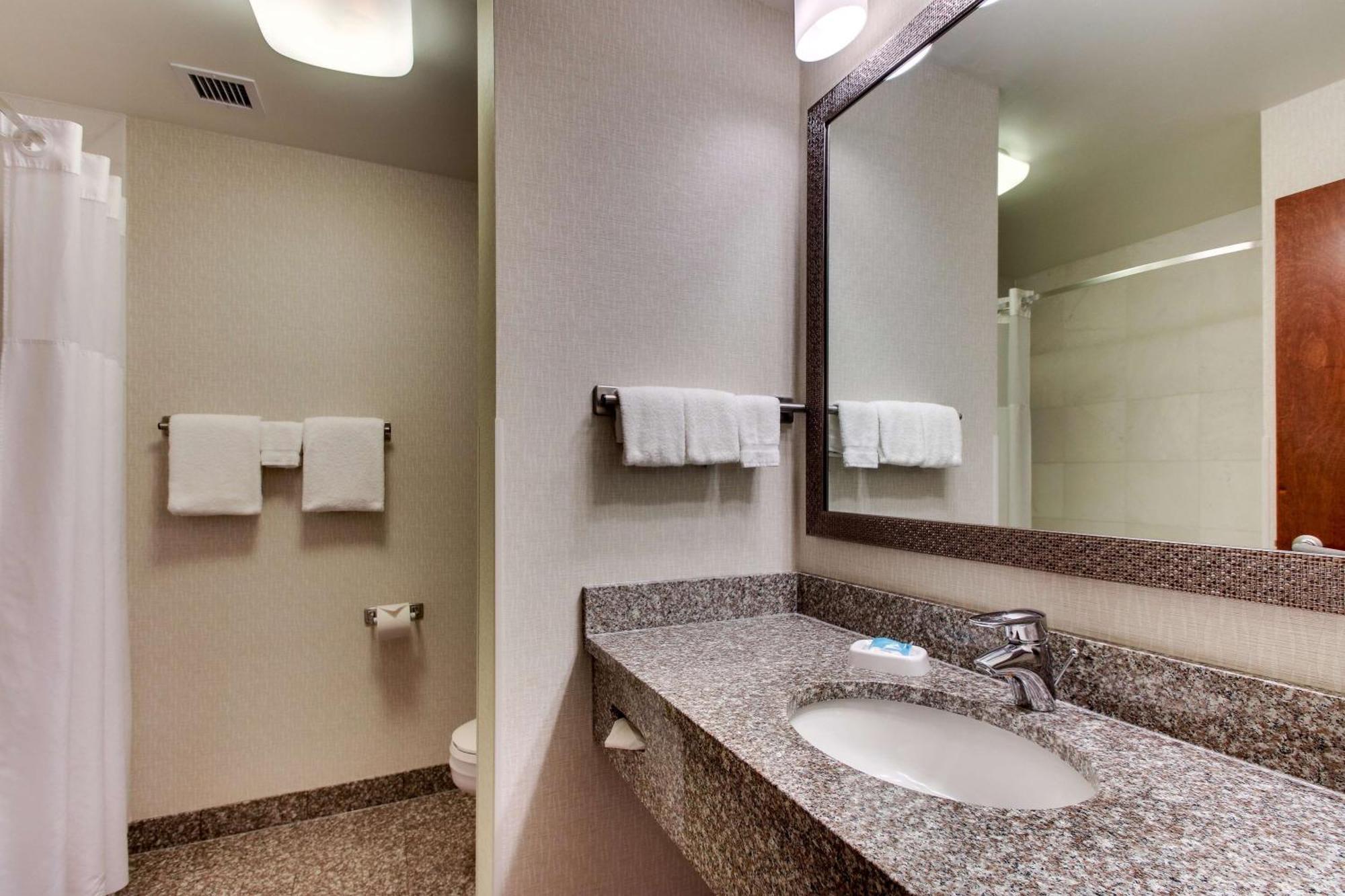 Drury Inn & Suites Meridian Bagian luar foto