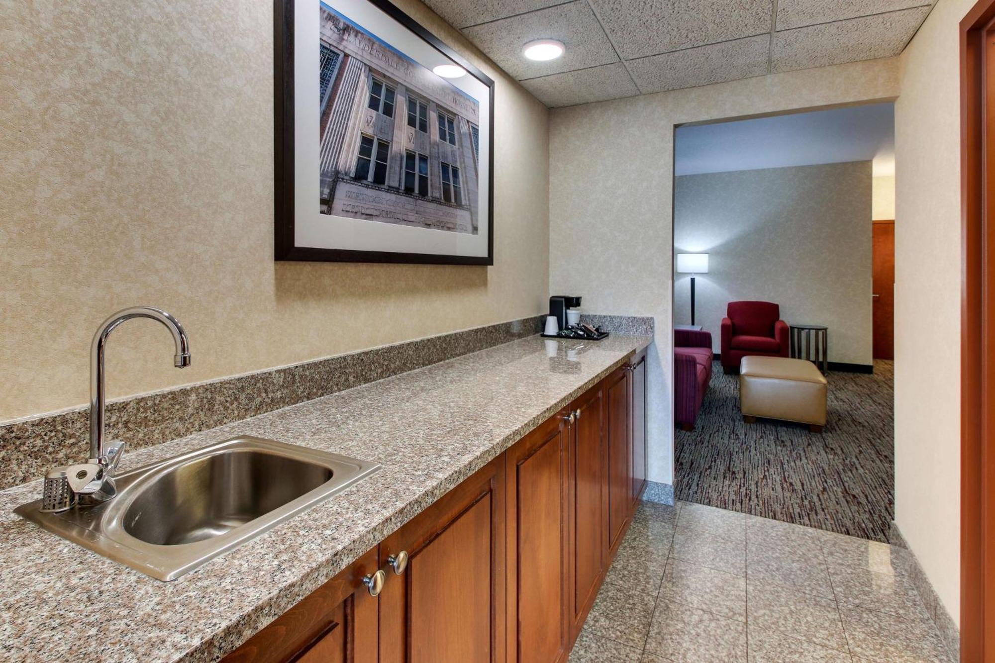 Drury Inn & Suites Meridian Bagian luar foto